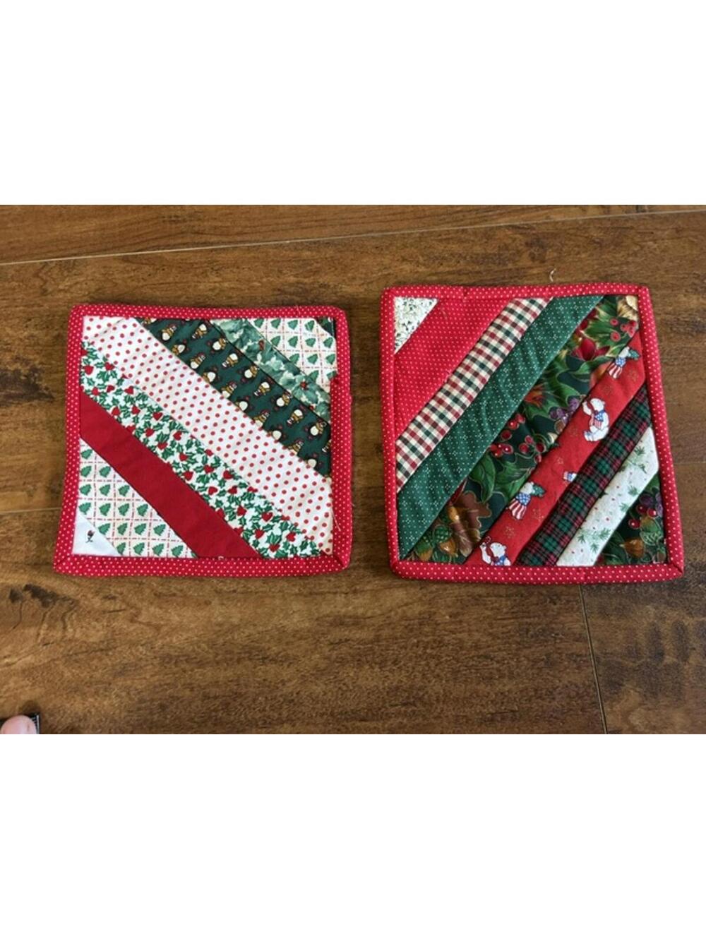 Set of 2 Handmade Quilted Christmas Pot Holders